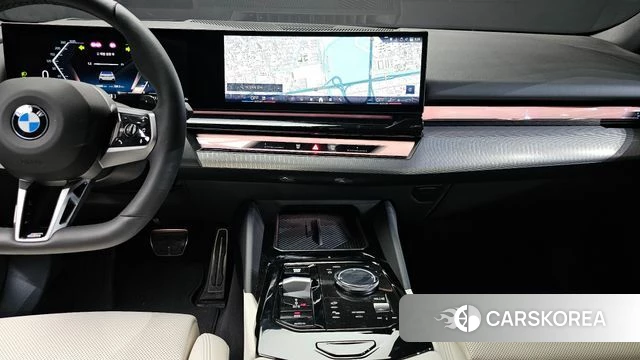 BMW 5 Series (G60) 2025 Белый из Кореи, фото 4