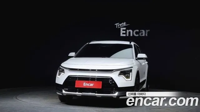 Kia Di Ol Nu Niro 2023 Белый из Кореи, фото 4