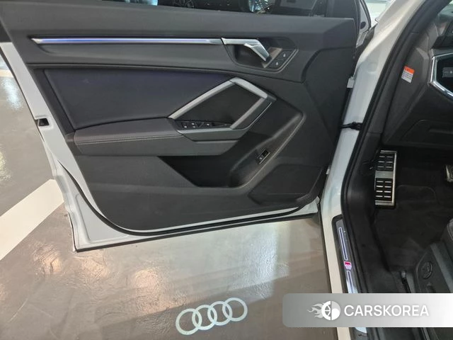 Audi Q3 (F3) 2020 Белый из Кореи, фото 4