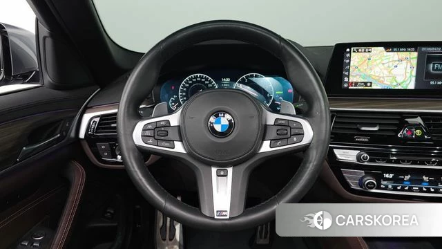 BMW 5 Series (G30) 2019 Серебристо-серый из Кореи, фото 4