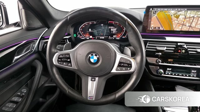 BMW 5 Series (G30) 2022 Белый из Кореи, фото 4