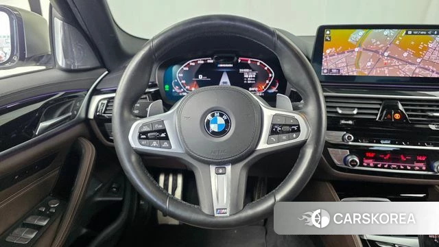 BMW 5 Series (G30) 2021 Белый из Кореи, фото 4