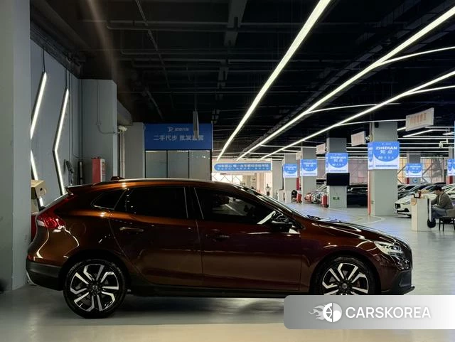 Volvo V40 2018 Коричневый из Китая, фото 4