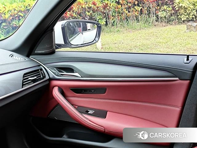 BMW 5 series 2023 Белый из Китая, фото 4