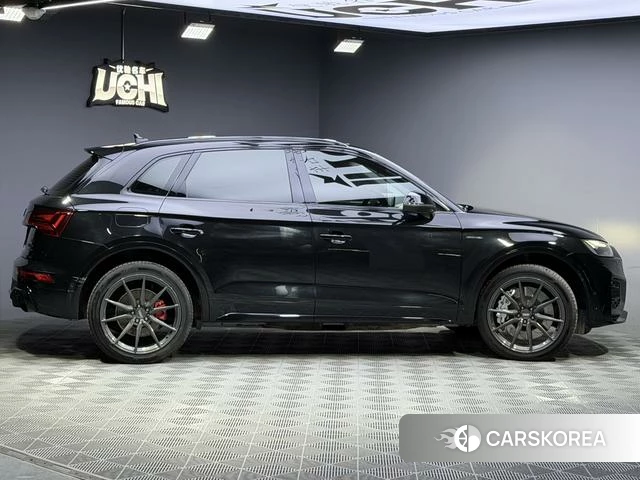 Audi Q5L 2022 Черный из Китая, фото 4