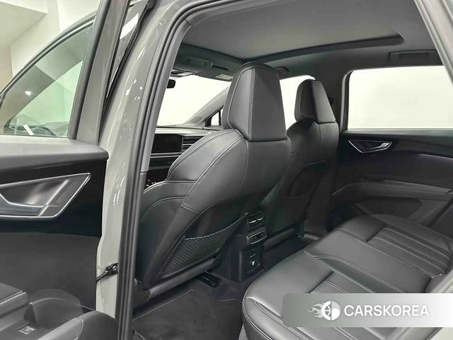 Audi Q4 e-tron 2024 Темно-серый из Китая, фото 4