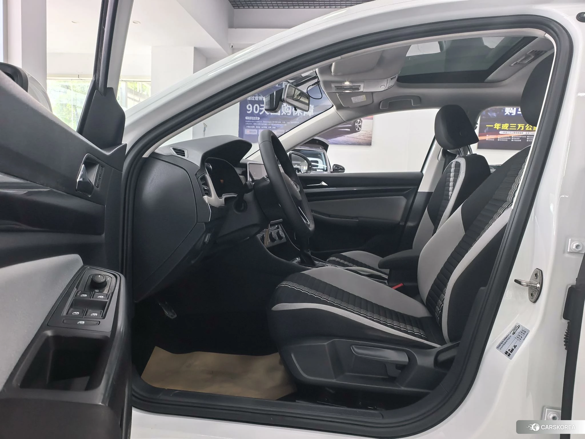 Volkswagen Bora 2022 Белый из Китая, фото 4