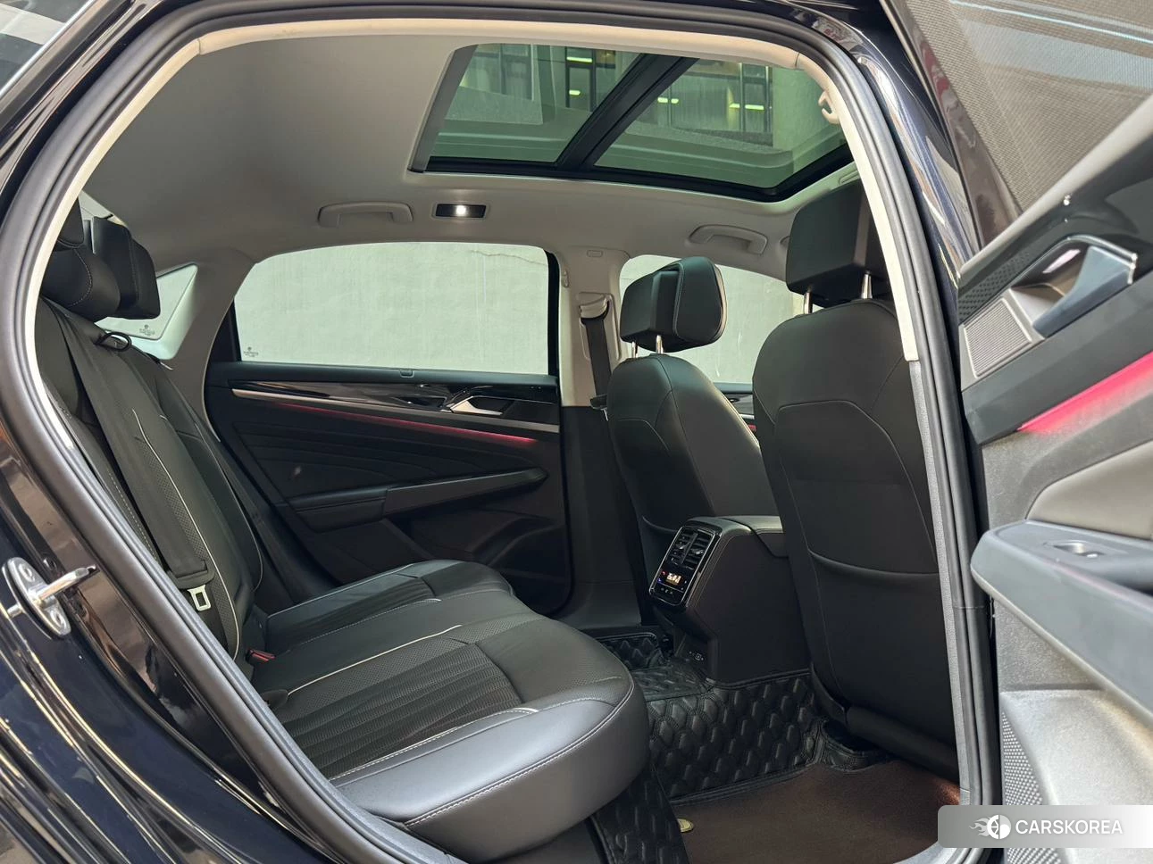 Volkswagen Passat 2022 Черный из Китая, фото 4