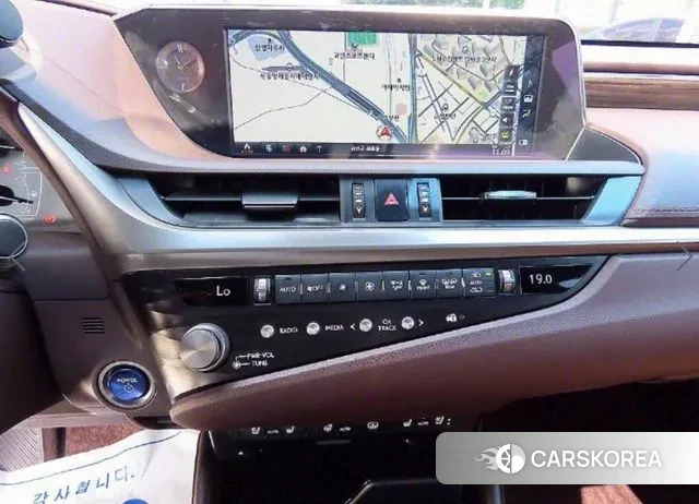 Lexus ES300h 7th generation 2020 Белый из Кореи, фото 4