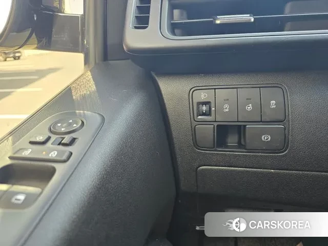 Hyundai Staria 2021 Серебристо-серый из Кореи, фото 4