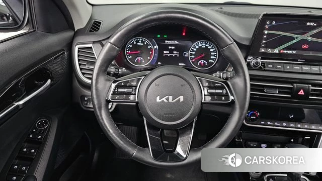 Kia Seltos 2022 Белый из Кореи, фото 4