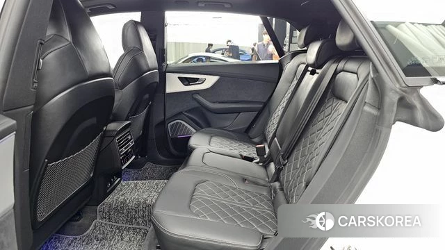 Audi Q8 (4M) 2025 Белый из Кореи, фото 4