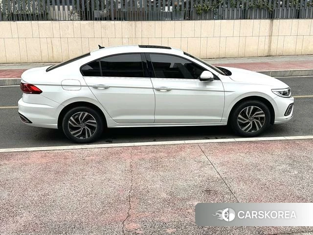 Volkswagen Bora 2022 Белый из Китая, фото 4