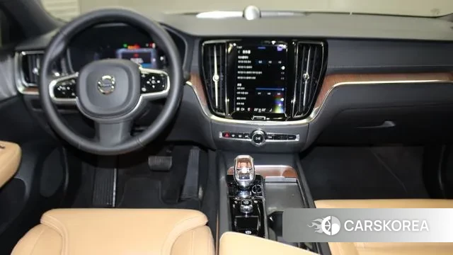 Volvo S60 3rd generation 2024 Белый из Кореи, фото 4