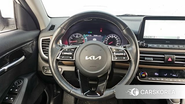 Kia Seltos 2022 Белый из Кореи, фото 4