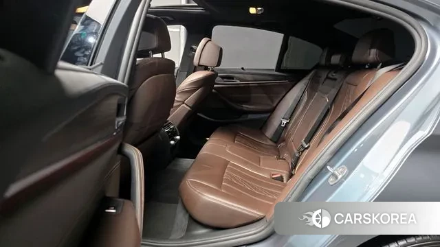BMW 5 Series (G30) 2018 Светло-серебряный цвет из Кореи, фото 4