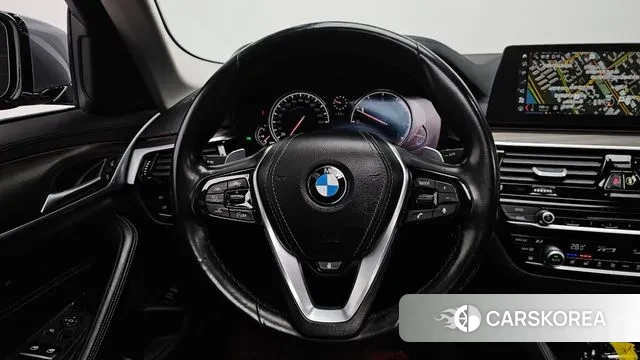 BMW 5 Series (G30) 2018 Цвет галактики из Кореи, фото 4