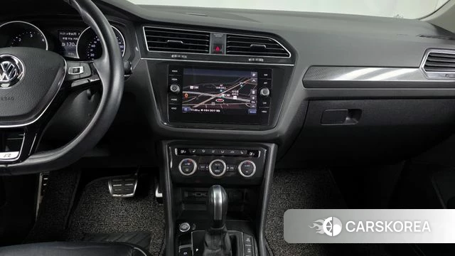 Volkswagen Tiguan second Generation 2020 Белый из Кореи, фото 4