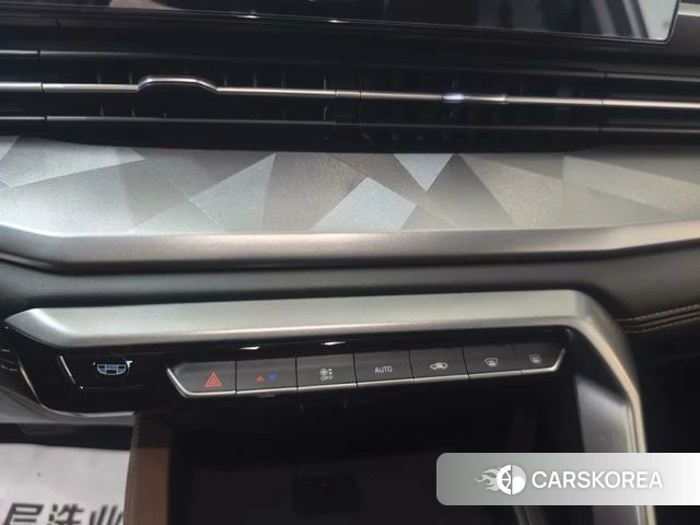 Geely Automobile Vision X6 2023 Белый из Китая, фото 4