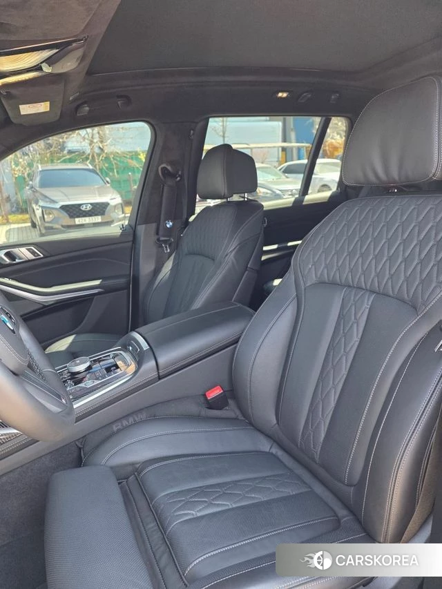 BMW X7 (G07) 2025 Белый из Кореи, фото 4