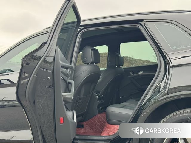 Audi Q5L 2024 Черный из Китая, фото 4