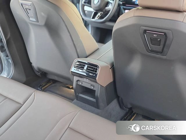 BMW 5 Series (G60) 2026 Цвет галактики из Кореи, фото 4
