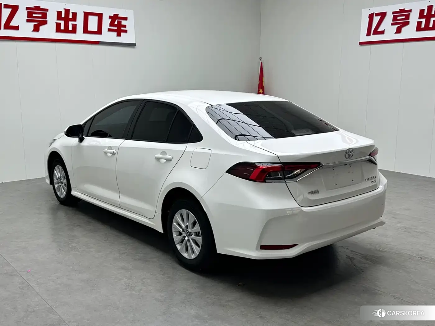 Toyota Corolla 2023 Белый из Китая, фото 4