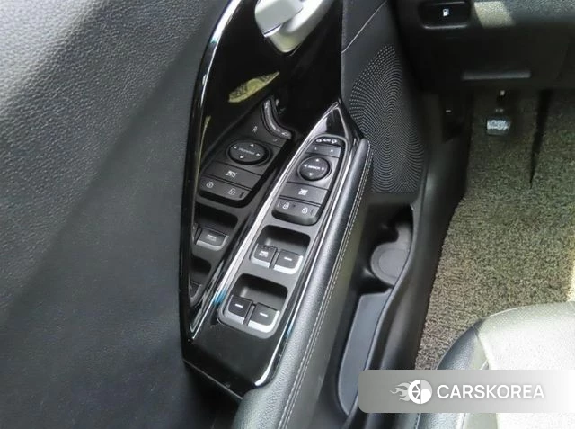 Kia Niro 2018 Белый из Кореи, фото 4