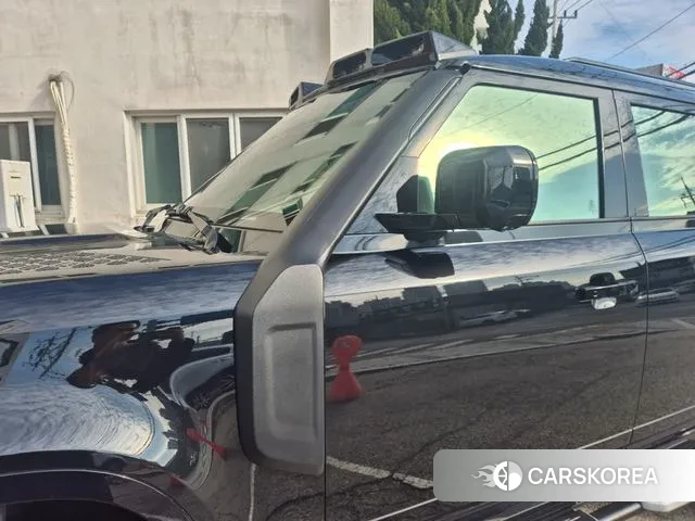 Land Rover Defender (L663) 2023 Черный из Кореи, фото 4