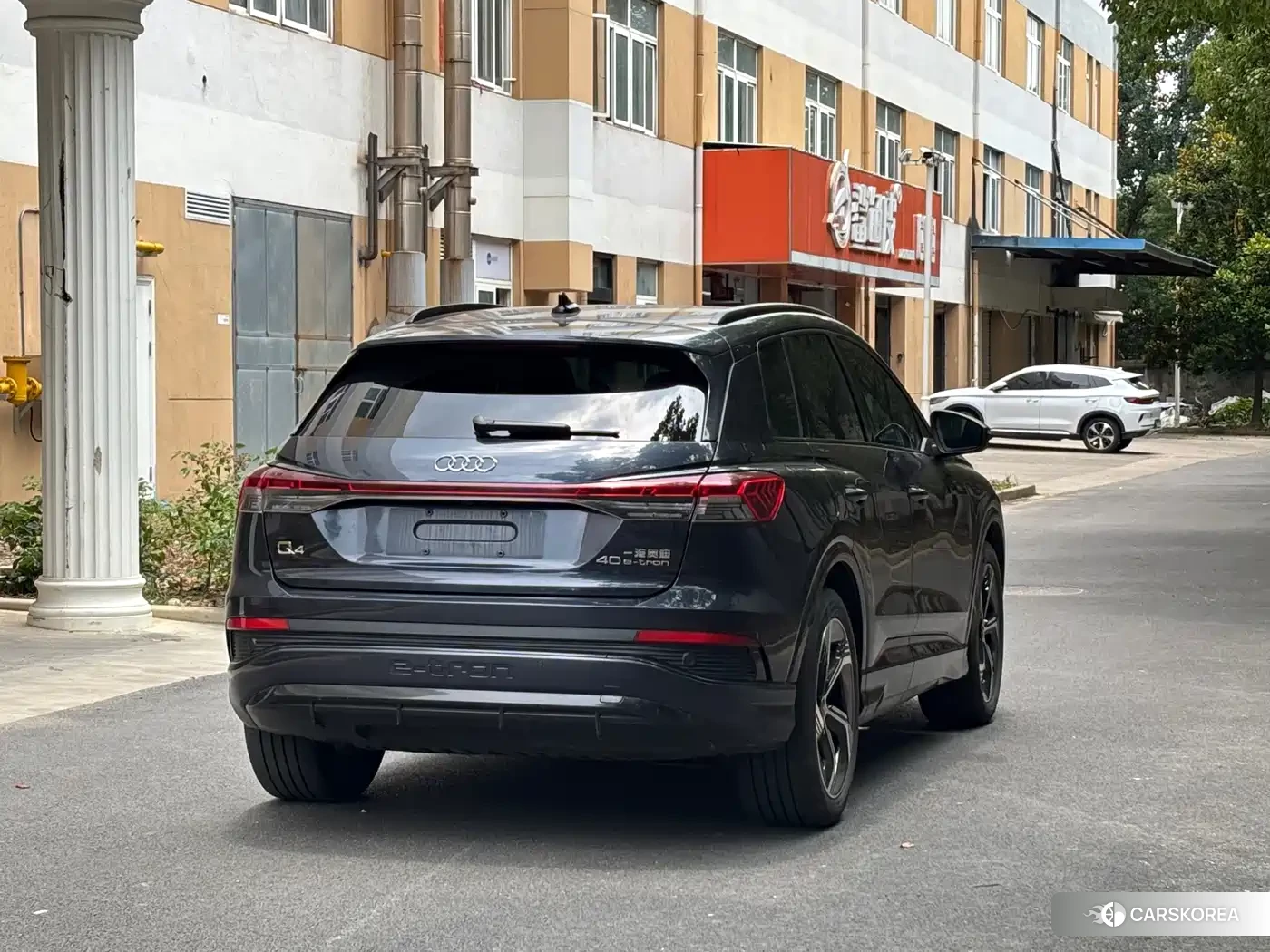 Audi Q4 e-tron 2023 Черный из Китая, фото 4