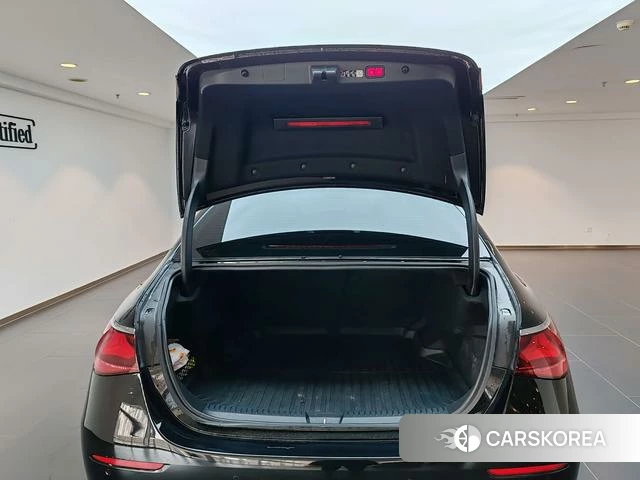 Mercedes-Benz E-class 2025 Черный из Китая, фото 4