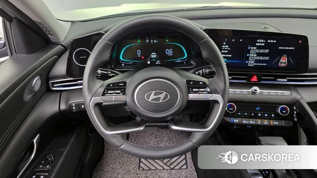 Hyundai The New Avante (CN7) 2024 Серебристо-серый из Кореи, фото 4