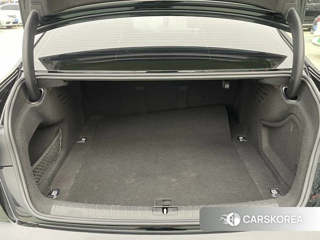 Audi A6L 2022 Черный из Китая, фото 4