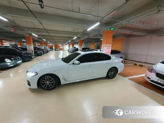 BMW 5 Series (G30) 2021 Белый из Кореи, фото 4