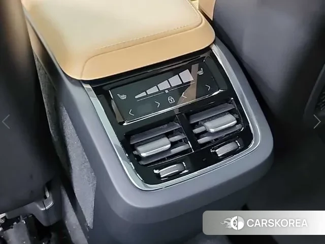 Volvo XC60 second Generation 2024 Белый из Кореи, фото 4