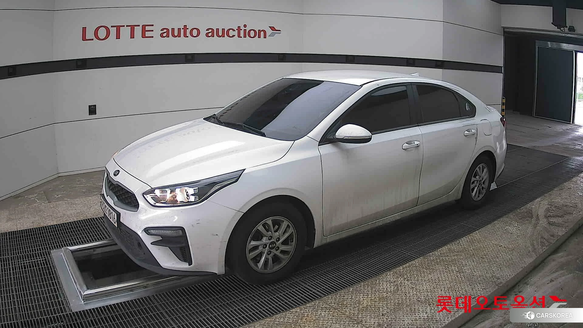 Kia K3 2021 Snow White Pearl из Кореи, фото 4