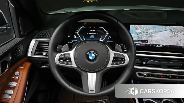 BMW X7 (G07) 2024 Серебристо-серый из Кореи, фото 4