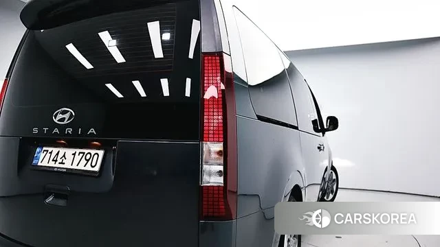 Hyundai Staria 2023 Черный из Кореи, фото 4