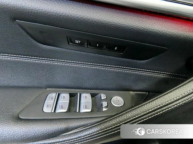 BMW 5 Series (G30) 2022 Черный из Кореи, фото 4