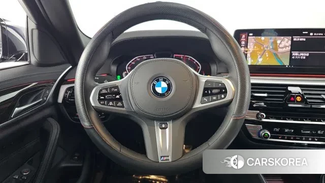 BMW 5 Series (G30) 2022 Черный из Кореи, фото 4
