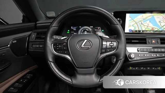 Lexus ES300h 7th generation 2024 Белый из Кореи, фото 4