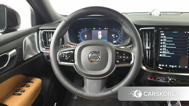 Volvo V60 Cross-Country 2nd Generation 2023 Черный из Кореи, фото 4