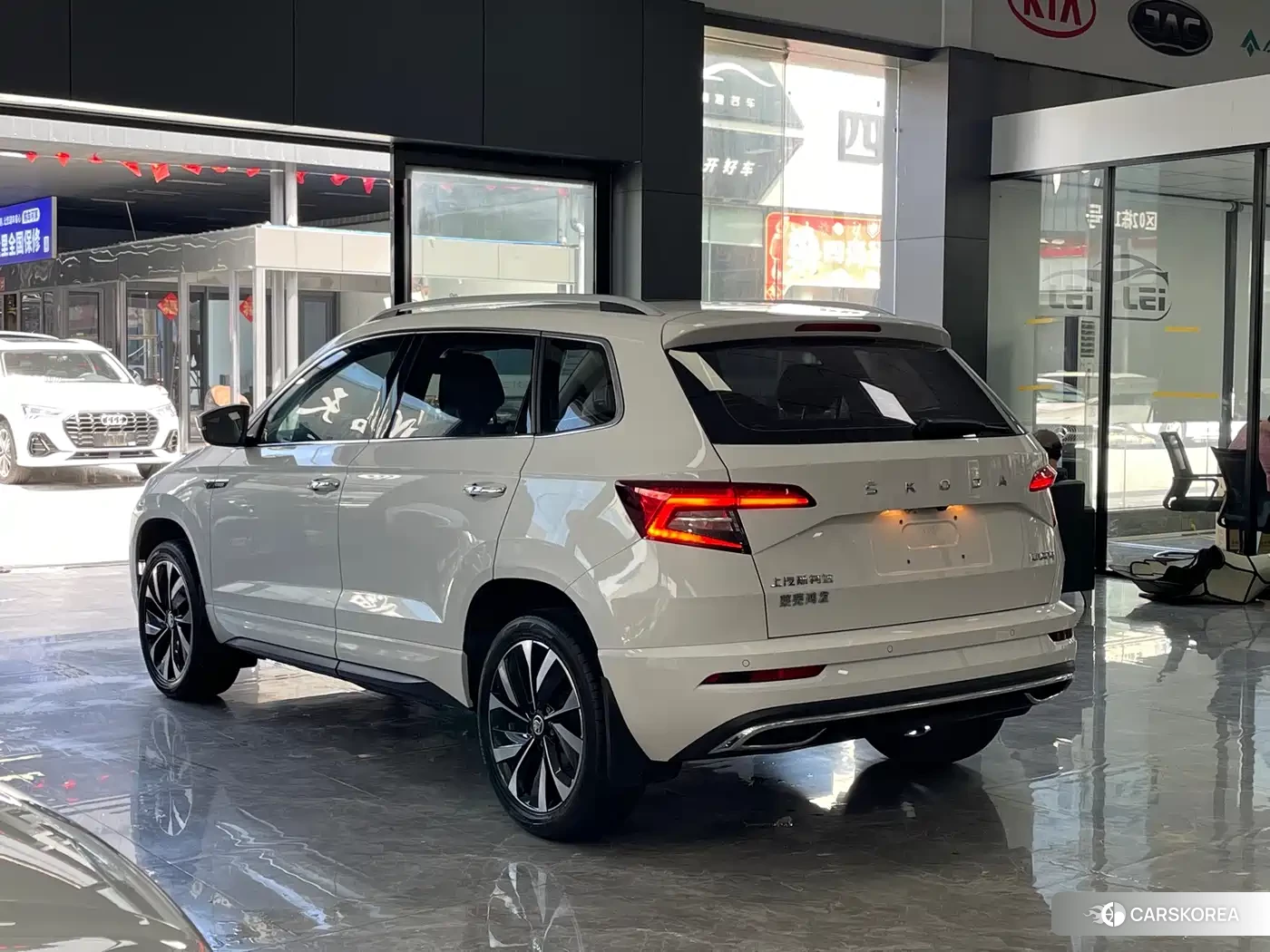 Skoda Karoq 2021 Белый из Китая, фото 4
