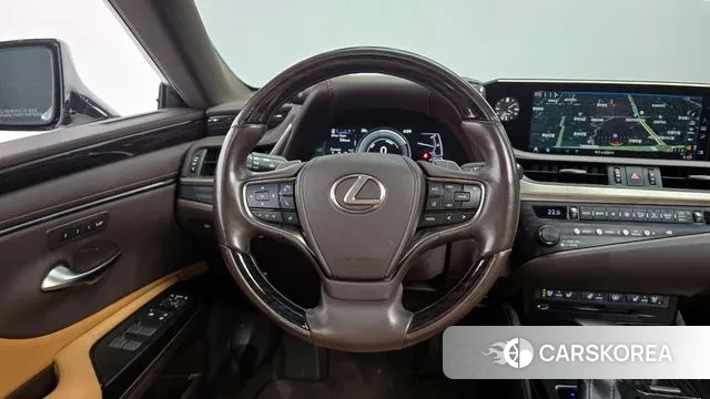 Lexus ES300h 7th generation 2020 Белый из Кореи, фото 4
