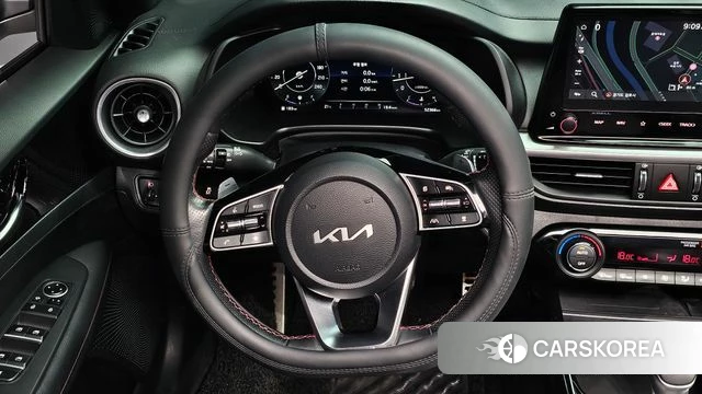 Kia The New K3 2nd generation 2022 Белый из Кореи, фото 4