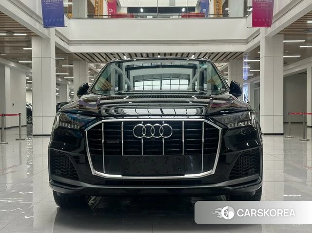 Audi Q7 2024 Черный из Китая, фото 4