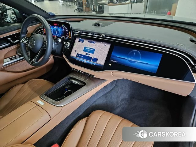 Mercedes-Benz E-Class W214 2025 Небесно-голубой из Кореи, фото 4