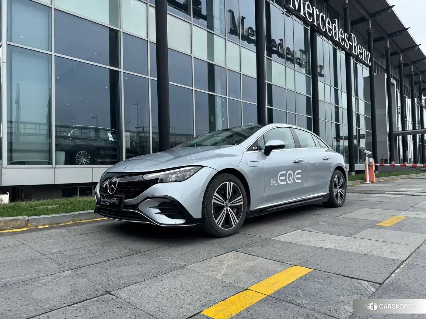 Mercedes-Benz EQE 2025 Silver/gray из Китая, фото 4