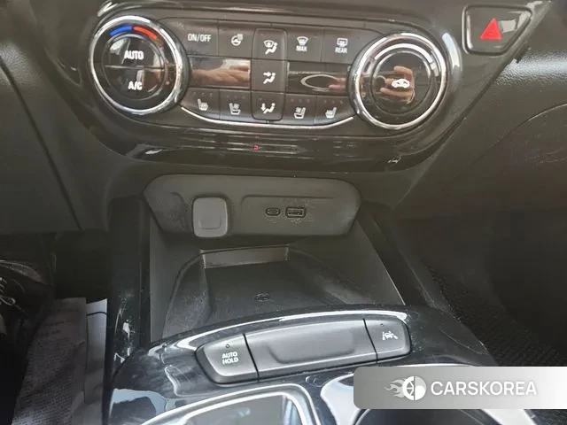 Chevrolet (GM Daewoo) Trax Crossover 2023 Белый из Кореи, фото 4