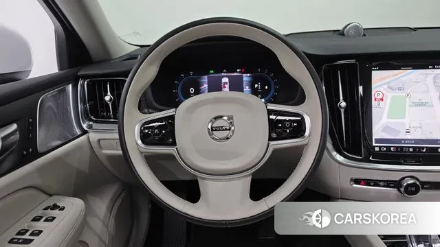 Volvo V60 Cross-Country 2nd Generation 2024 Белый из Кореи, фото 4